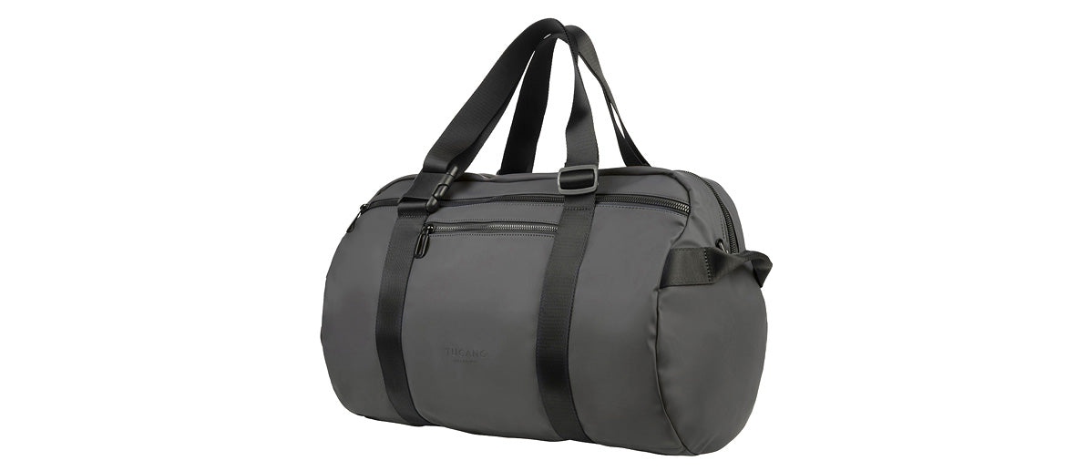 Bolsa de fin de semana o deportes versátil, se puede llevar también como mochila color negro