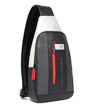 Bolso cruzado en piel marca Piquadro convertible en mochila