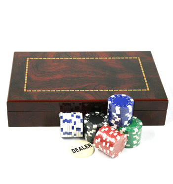 Caja de madera lacada con fichas para tus juegos de mesa