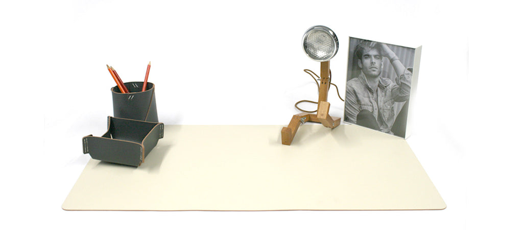 Carpeta vade para tu mesa de trabajo en color crema