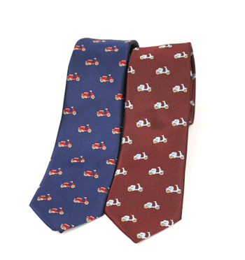 Corbata de seda natural con dibujo de Vespas