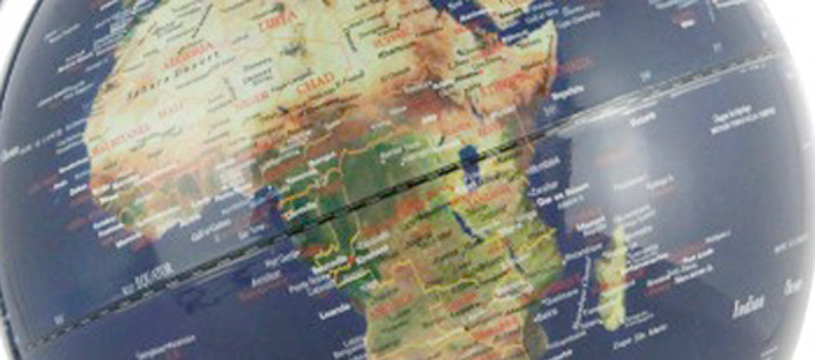 Globo terráqueo para sobremesa  de 25 cms de diámetro con mapa topográfico