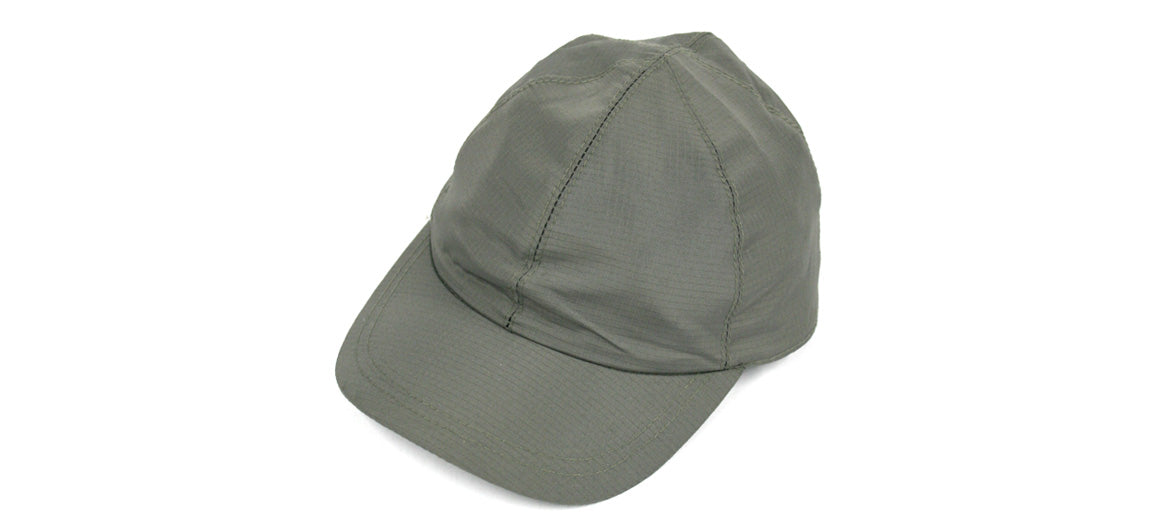 Gorra con visera y orejeras para el otoño e invierno