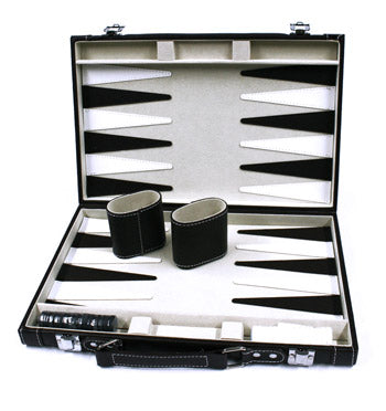 Juego del backgammon en símil piel