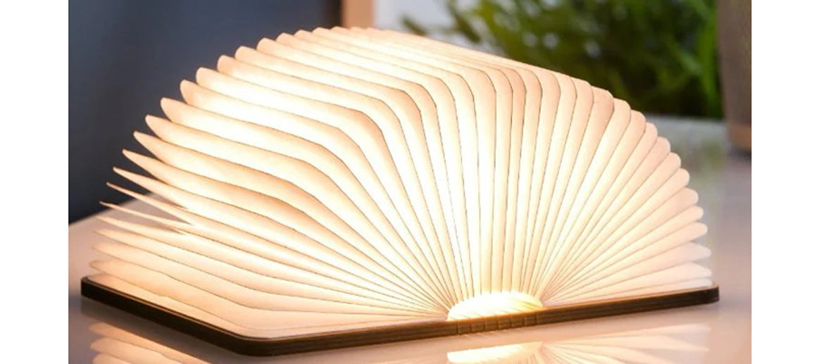Lampara de libro tamaño grande con tapas de madera de nogal