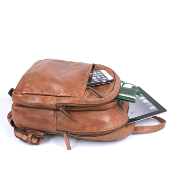 Mochila pequeña piel envejecida color beige
