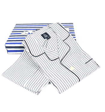Pijama para el invierno de rayas en azul