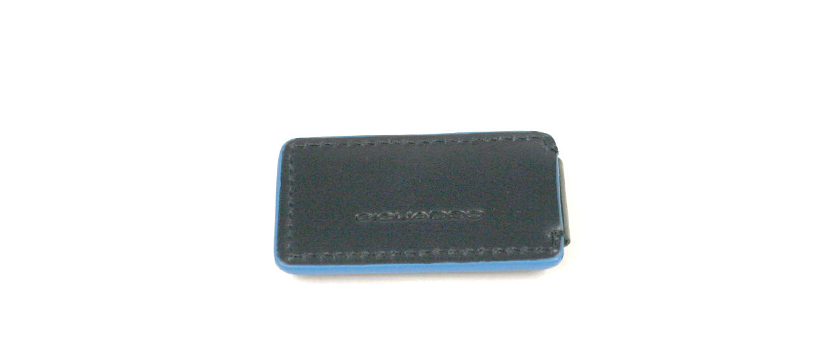 Pinza para billetes de piel y metal marca Piquadro