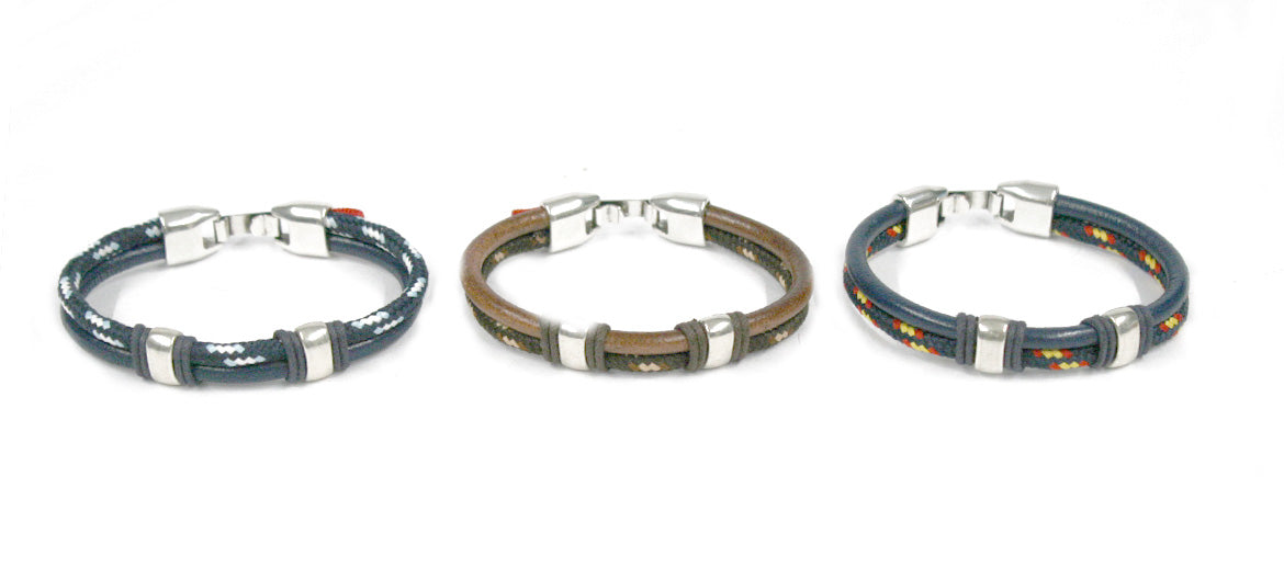 Pulsera de piel y cabo con detalles y cierre en metal