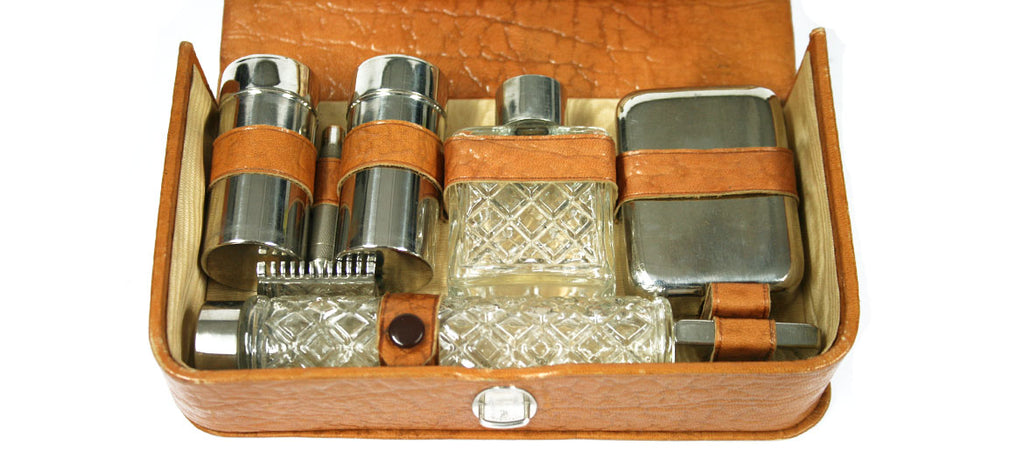 Set estuche de aseo con accesorios de afeitar