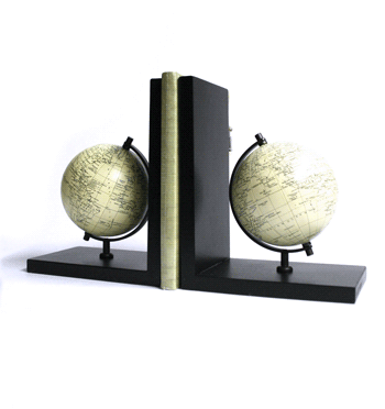 Sujeta libros de globo terraqueo en madera