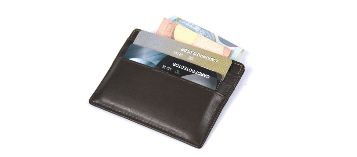Tarjetero sencillo para tarjetas crédito de piel y con espacio para billetes