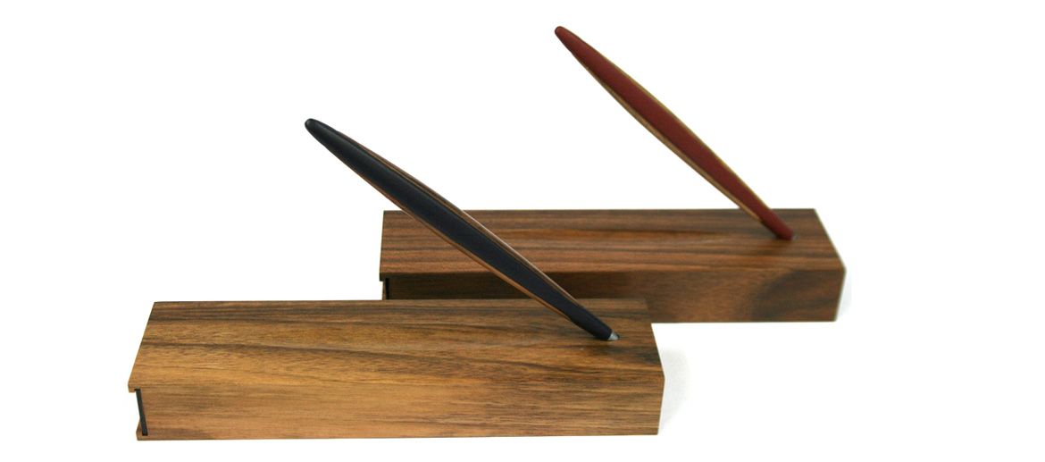 Bolígrafo con base de madera y aluminio de color - comprar online precio 118€ euros