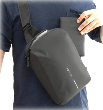 Bolso bandolera cruzada de color negro marca XD Design