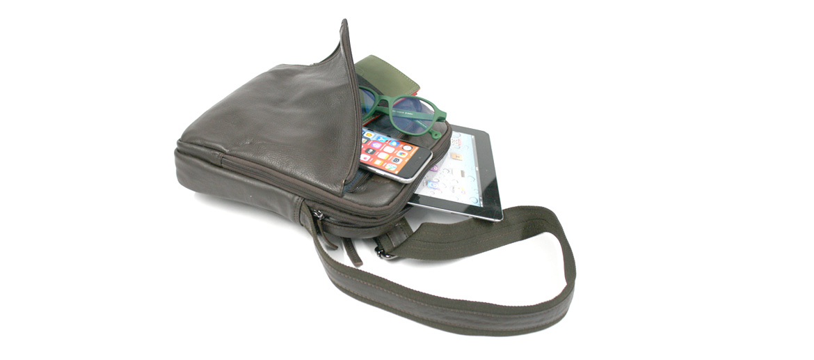 Bolso bandolera de tamaño mediano de piel color marrón - Solohombre