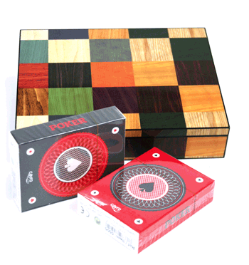 Caja decorativa de juego con dos barajas