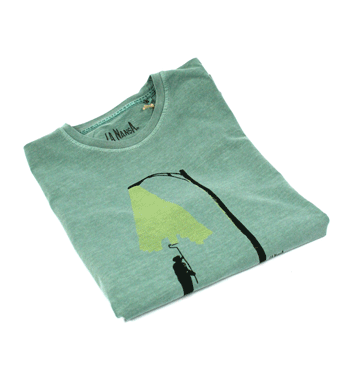 Camiseta con dibujo abstracto de pintor dando luz a la farola 