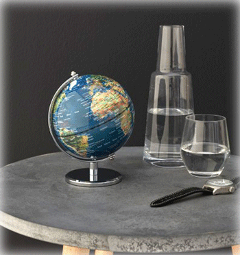 Globo terráqueo pequeño de 13 cms de diámetro con mapa topográfico - Solohombre