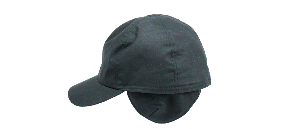 Gorra con visera y orejeras impermeable color negro - Solohombre