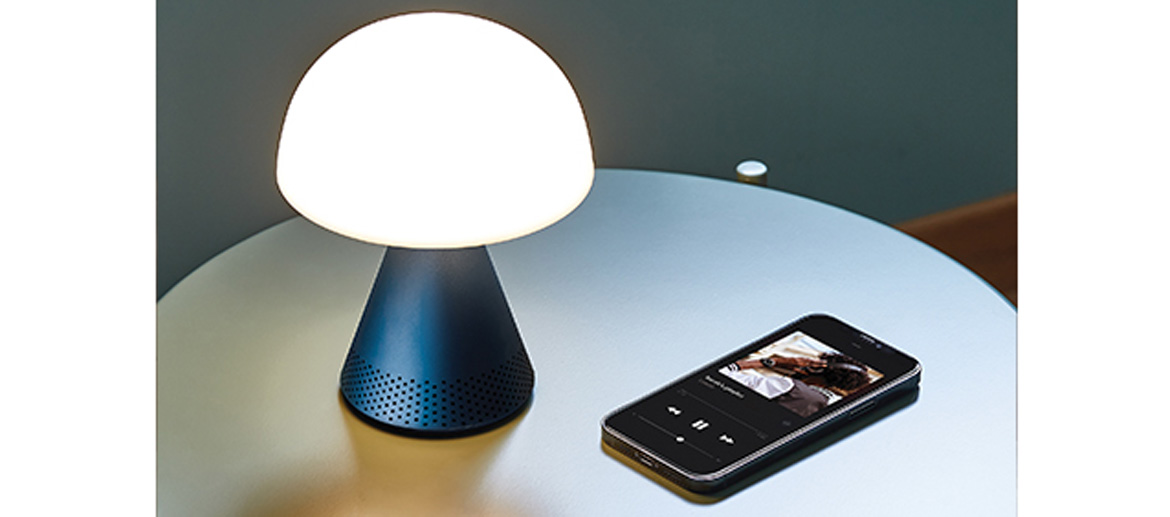 Lampara con altavoz Bluetooth de 360 grados y siete colores de luz - Solohombre