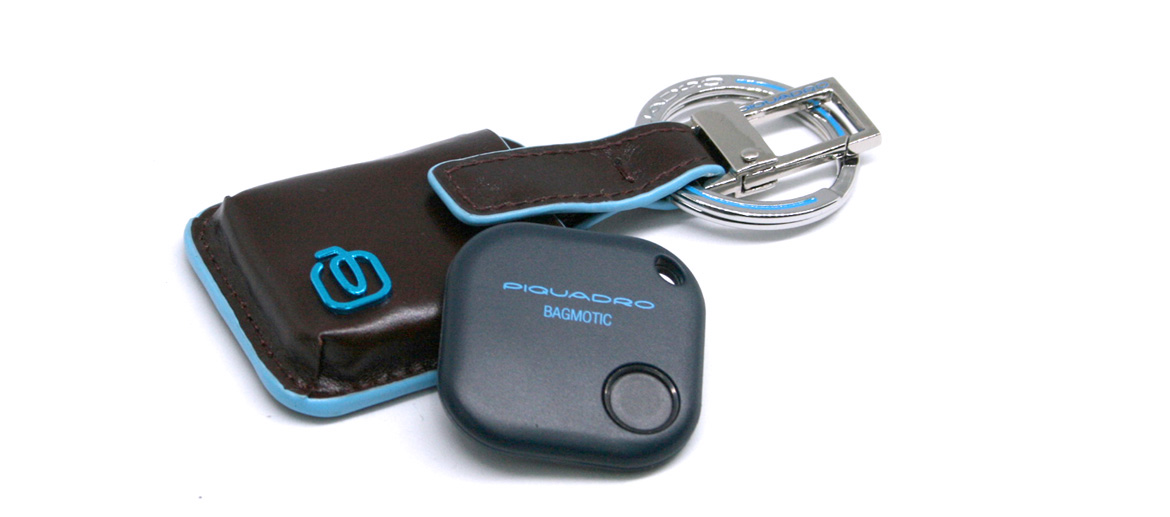 Llavero anti pérdida en piel para llaves o equipajes con dispositivo Connequ marca Piquadro - comprar online precio 42€ euros
