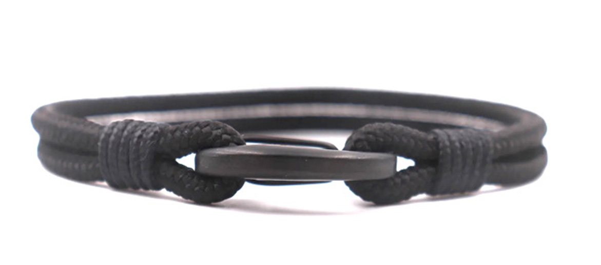 Pulsera de cabo con cierre de mosqueton en metal lacado en negro - Solohombre