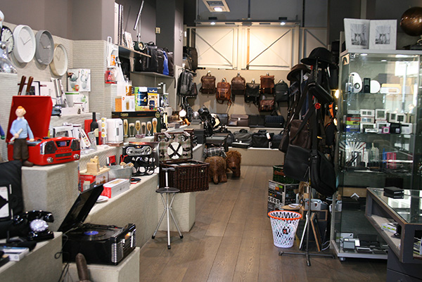 Foto interior de la tienda Solohombre Valencia - España